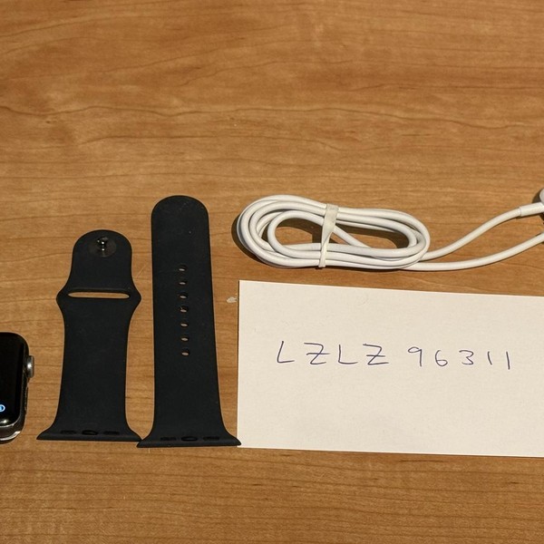 Apple Watch Series 3 42mm - Unlocked, Gray, A1861, Aluminum