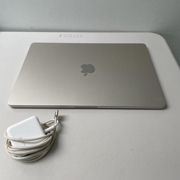 MacBook Air 2023 (M2) - 15 inch - 512 GB, Starlight, 8 GB, Apple M2