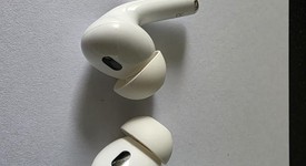 Used
													Apple AirPods Pro 2 - Lightning, photo 4 of 8