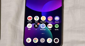 Mint
													Oppo Find X9 Pro - Unlocked Non-US, Titanium Charcoal, 512 GB, 16 GB, photo 2 of 10