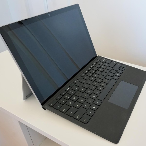 Microsoft Surface Pro 7 Plus - 128 GB, Platinum, 8 GB, Intel Core i5, Wi-Fi