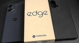 Mint
													Motorola Edge (2024) - Unlocked, Midnight Blue, 256 GB, 8 GB, photo 1 of 8