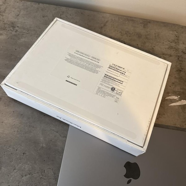 MacBook Air 2024 (M3) - 13 inch - 256 GB, Gray, 8 GB, Apple M3, 8-core GPU