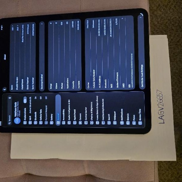 Apple iPad Pro 13 inch (M4) 2024 - Unlocked, 256 GB, Black, 8 GB, A2926, Standard Glass