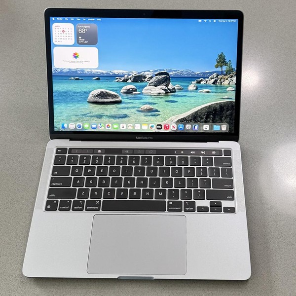 MacBook Pro 2022 - 13 inch - 256 GB, Gray, 8 GB, Apple M2