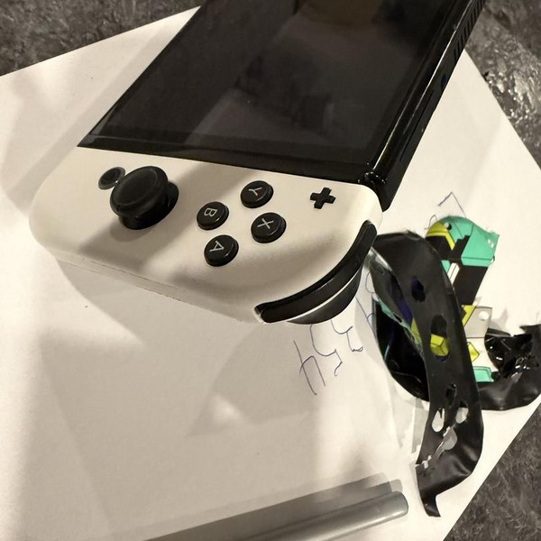 Nintendo Switch - OLED - 64 GB, White