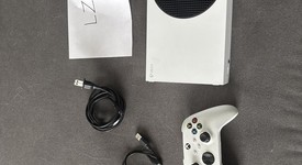 Mint
													Xbox Series S (2020) - White, 512 GB, photo 1 of 3