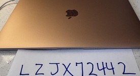 Good
													MacBook Air 2020 - 13" - I7, Gold, 256 GB, 8 GB, photo 5 of 20