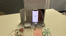 Mint
													Apple iPhone Xs - Verizon, Gold, 64 GB, A1920, photo 3 of 12