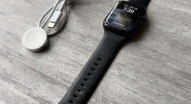 Good
													Apple Watch SE 2nd Gen 44mm - Unlocked, Midnight, A2727 - Cellular, Aluminum, photo 3 of 6