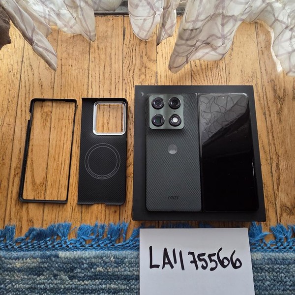 Motorola Razr Fold - Unlocked, 512 GB, PANTONE Blackened Blue