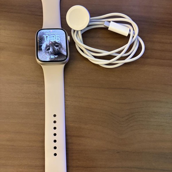 Apple Watch Series 8 45mm - Starlight, A2771 - GPS, Aluminum