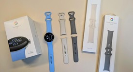 Mint
													Google Pixel Watch 2 - Unlocked, Silver, LTE, photo 2 of 6