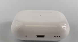 Used
													Apple AirPods Pro 2nd Gen - Lightning, photo 5 of 9