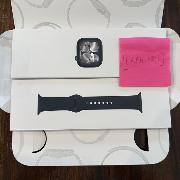 Apple Watch Series 11 42mm - Jet Black, A3331 - GPS, Aluminum
