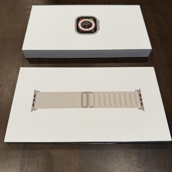 Apple Watch Ultra 49mm - Unlocked, Titanium, A2622