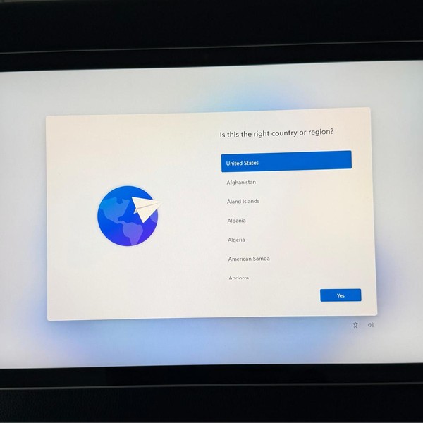 Microsoft Surface Pro 9 - Wi-Fi, 256 GB, Platinum, 8 GB, Intel Core i5, Wi-Fi