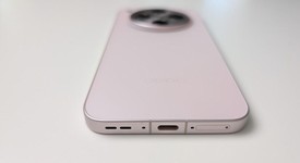 Mint
													Oppo Find X8 - Unlocked Non-US, Shell Pink, 512 GB, 16 GB, photo 4 of 7