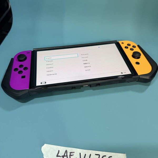 Nintendo Switch - OLED - 64 GB, Red & Blue