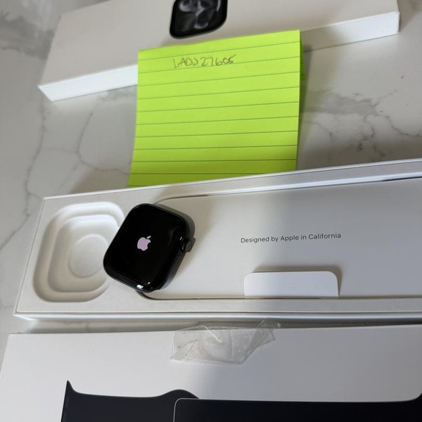 Apple Watch Series 11 42mm - Jet Black, A3331 - GPS, Aluminum