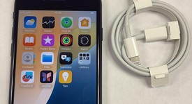 Mint
													Apple iPhone SE 3rd Gen 2022 - Unlocked, Midnight, 64 GB, A2595, photo 2 of 9