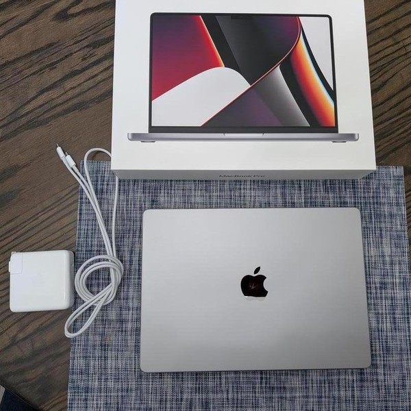MacBook Pro 2021 - 14 inch - 512 GB, Gray, 16 GB, Apple M1 Pro 8-core