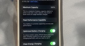Good
													Apple iPhone 8 - Unlocked, Gold, 64 GB, A1863, photo 2 of 6