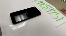 Mint
													Apple iPhone SE 3rd Gen 2022 - Unlocked, Midnight, 64 GB, A2595, photo 4 of 7