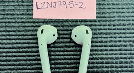 Used
													Apple AirPods 2nd Gen - Lightning Case, photo 2 of 6