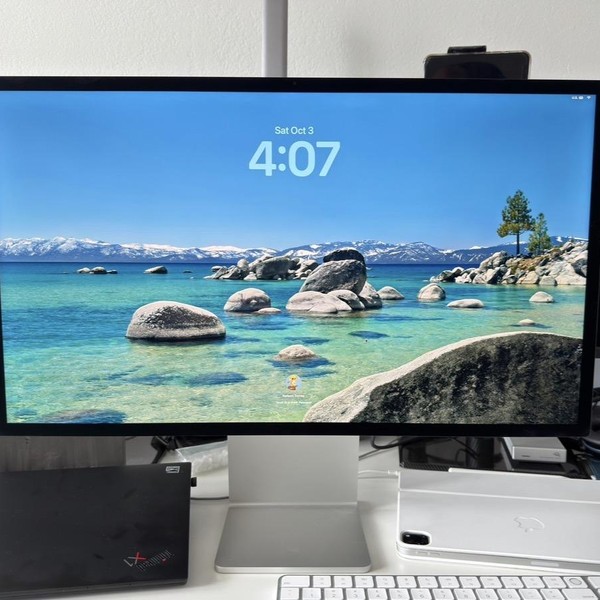 Apple Studio Display (2022) - Nano-texture Glass, Tilt Adjustable Stand