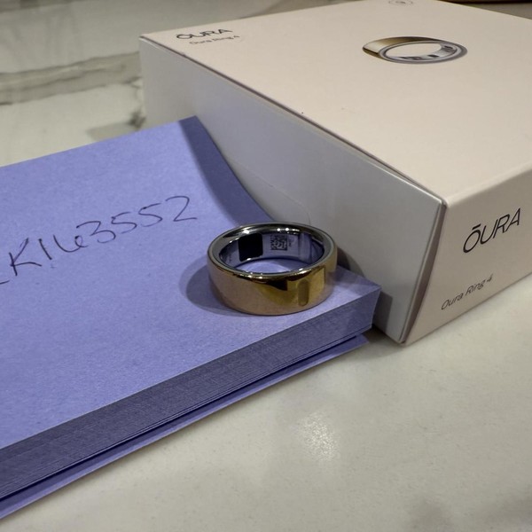 Oura Ring Gen 4 - Gold, Size 9