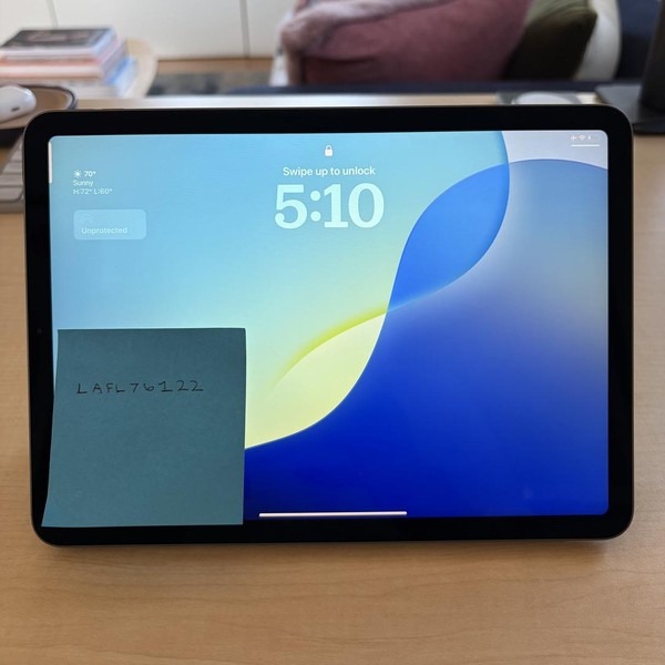 Apple iPad Air (4th Gen) - Wi-Fi, 64 GB, Gray, A2316