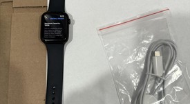 Fair
													Apple Watch SE 2nd Gen 44mm - Unlocked, Midnight, A2727 - Cellular, Aluminum, photo 1 of 5