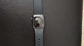 Good
													Apple Watch SE 1st Gen 40mm - Gray, A2351 - GPS, Aluminum, photo 5 of 7