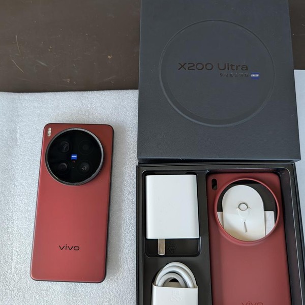 Vivo X200 Ultra - Unlocked Non-US, 512 GB, Red, 16 GB