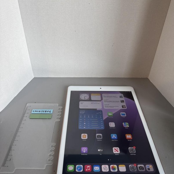 Apple iPad 8th Gen - Wi-Fi, 128 GB, Gold, A2270