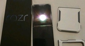 Mint
													Motorola Razr (2025) - Unlocked, Blue, 256 GB, 8 GB, photo 4 of 12