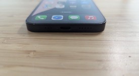 Fair
													Apple iPhone 16e - AT&T, Black, 128 GB, A3212, photo 4 of 14