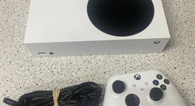 Mint
													Xbox Series S (2020) - Robot White, 1 TB, photo 1 of 9