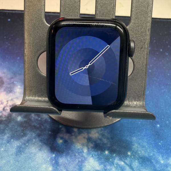Apple Watch SE (1st Gen) 40mm - Unlocked, Gray, A2353 - Cellular, Aluminum
