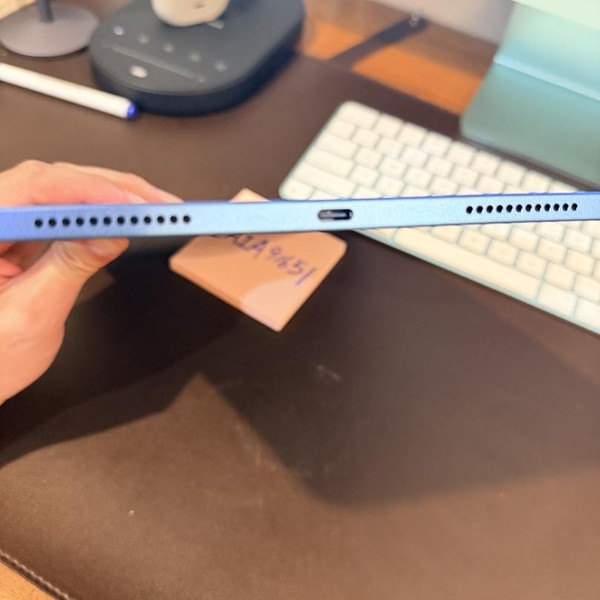 Apple iPad (10th Gen) - Wi-Fi, 64 GB, Blue, A2696