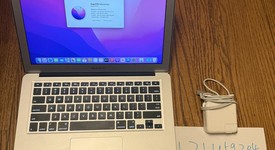 Good
													MacBook Air 2017 - 13" - I5, Silver, 128 GB, 8 GB, photo 1 of 10