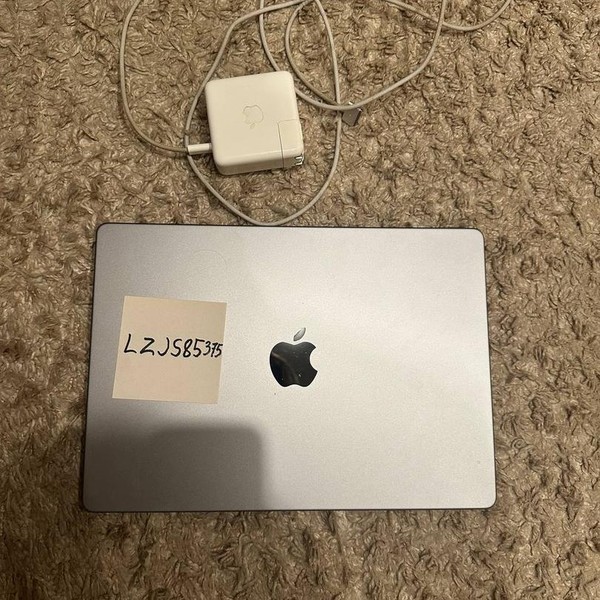 MacBook Pro 2021 - 14 inch - 2 TB, Gray, 32 GB, Apple M1 Max