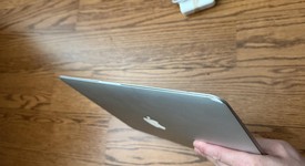 Good
													MacBook Air 2017 - 13" - I7, Silver, 256 GB, 8 GB, photo 3 of 10