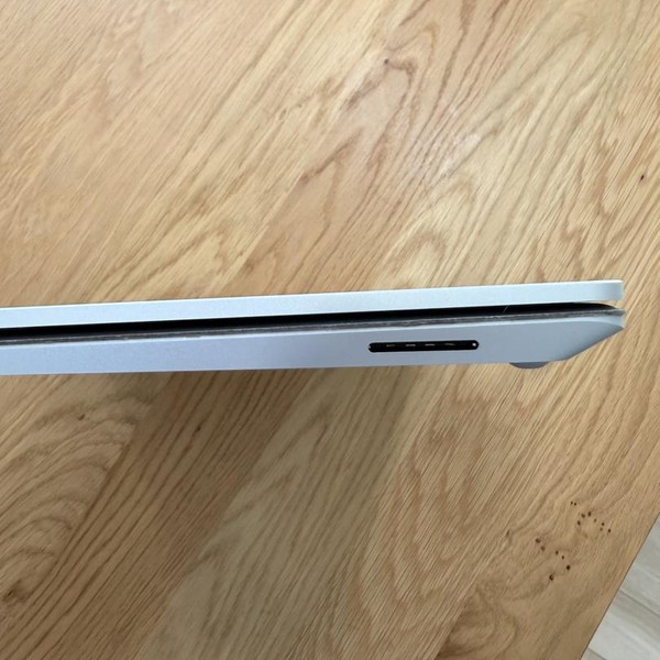 Microsoft Surface Laptop 4 - 256 GB, Platinum, 8 GB, AMD Ryzen 5, 13.5 inch