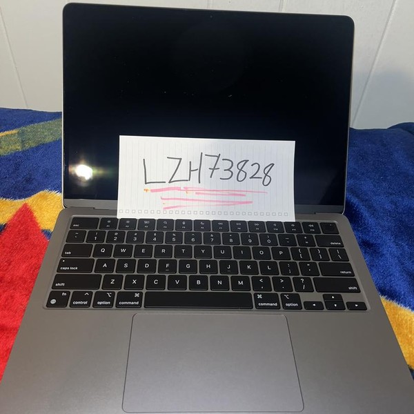 MacBook Air 2024 (M3) - 13 inch - 256 GB, Gray, 8 GB, Apple M3, 8-core GPU