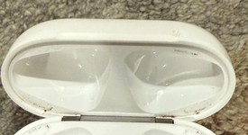 Used
													Apple AirPods 2nd Gen - Lightning Case, photo 5 of 9