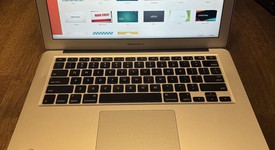 Good
													MacBook Air 2017 - 13" - I5, Silver, 256 GB, 8 GB, photo 2 of 4