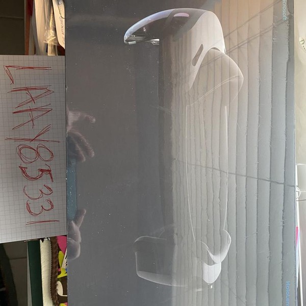 Microsoft HoloLens 2