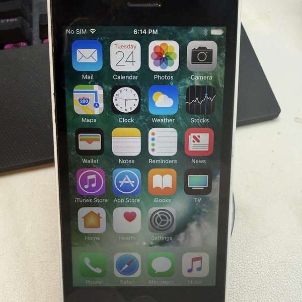 Apple iPhone 5C - Unlocked, 32 GB, White, A1532